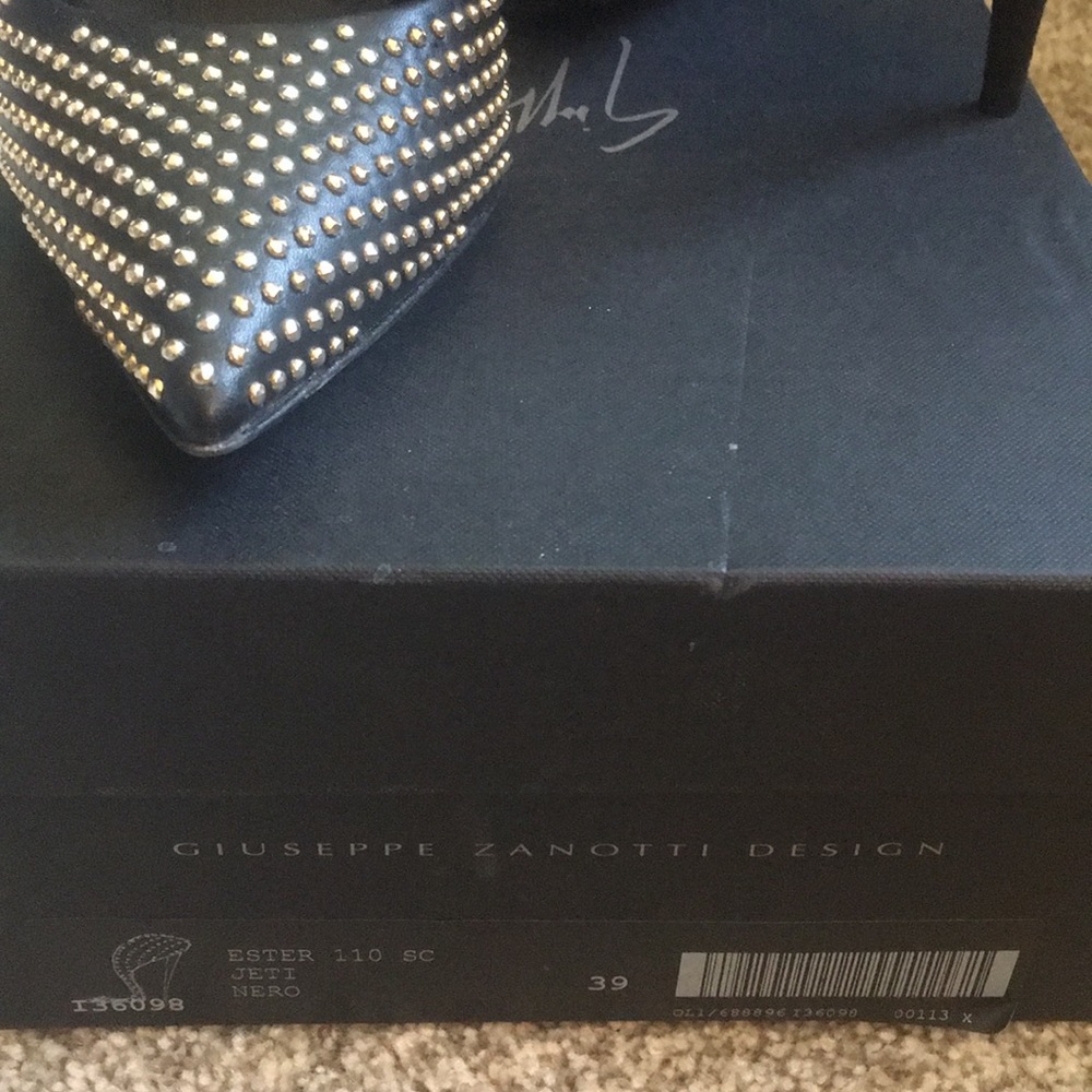 Giuseppe Zanotti- Ester 110 - Picture 2 of 5